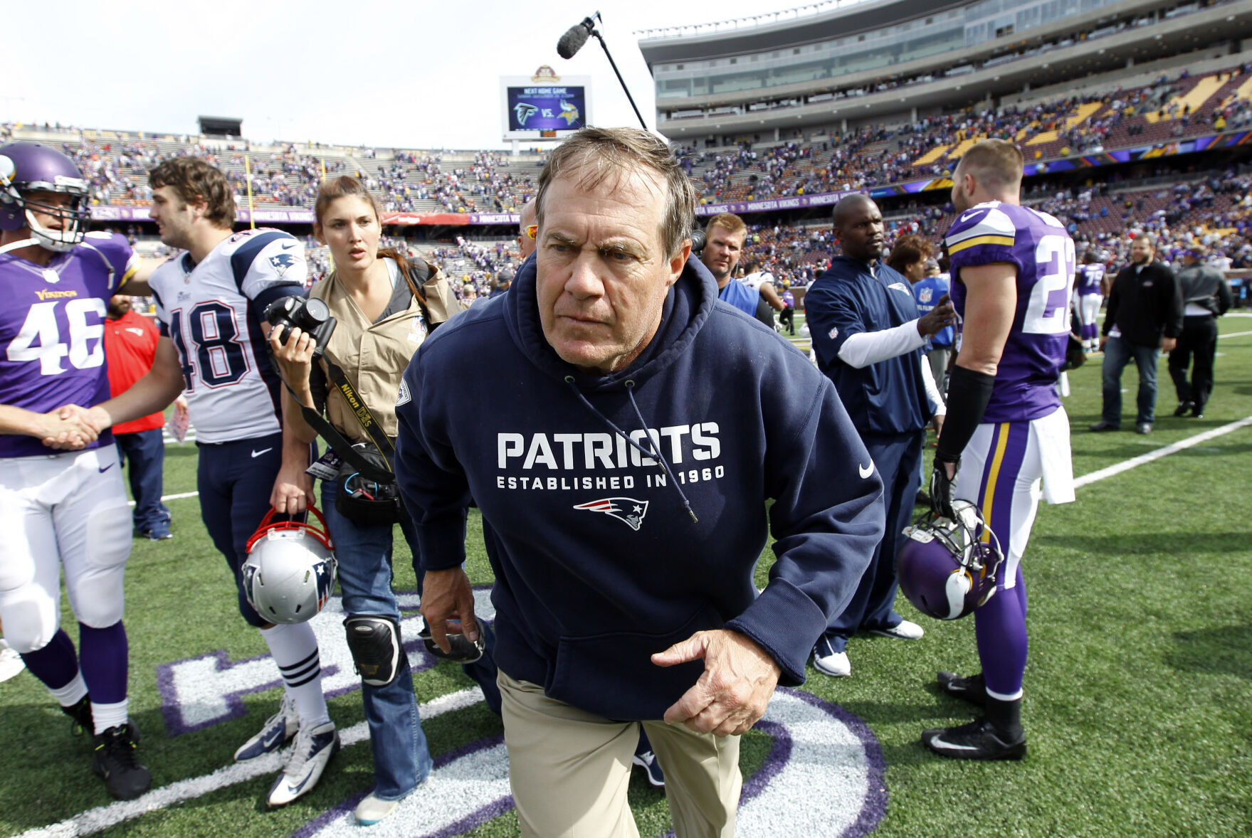 2014: Bill Belichick becomes sixth NFL coach to reach 200 regular-season wins